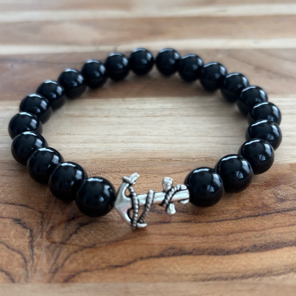 Men’s beaded bracelet with anchor